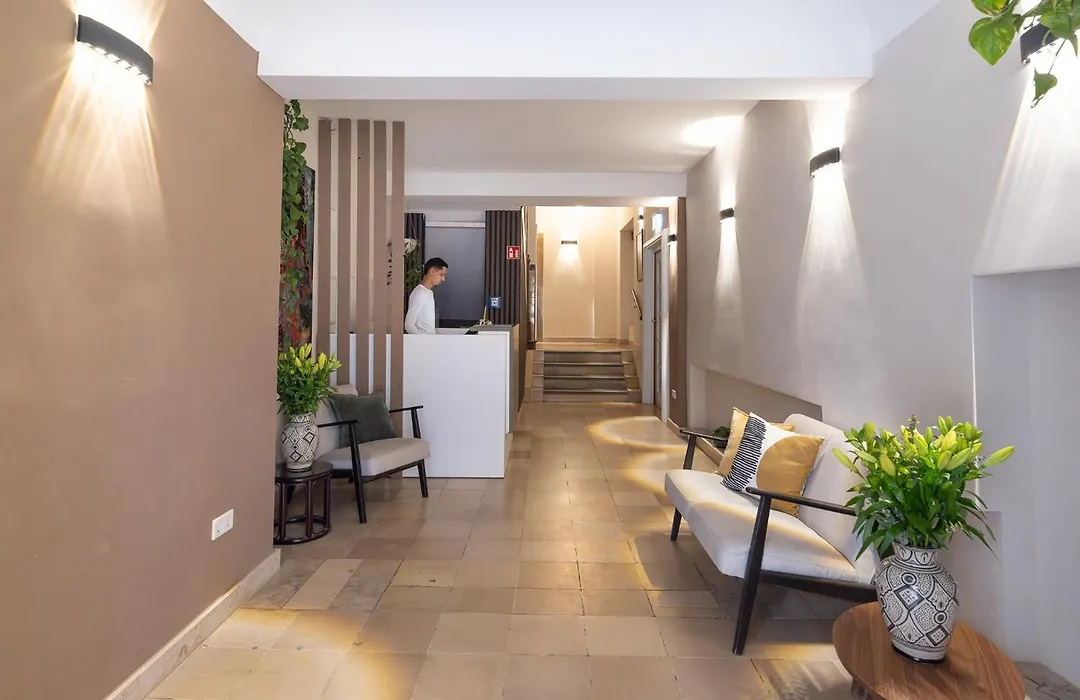 Smart Stay Hotel Station-1
